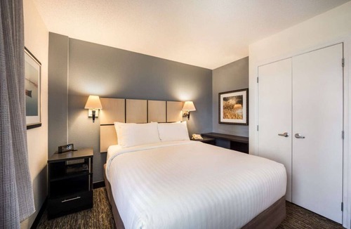 Northeast Heights Hotel | 4 Family-Friendly Units! Full Kitchen, Short Drive to Albuquerque Aquarium