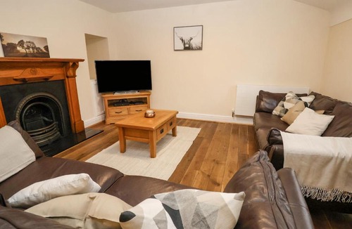 Chorlton-by-Backford House | 4 Green Farm Cottage