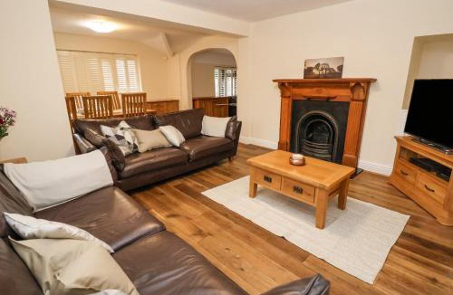 Chorlton-by-Backford House | 4 Green Farm Cottage