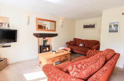 Burton House | 4 Greencross Cottages