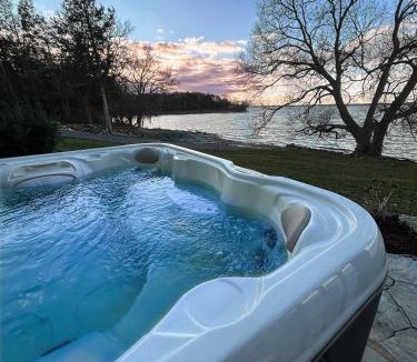 Rossmore House | 4 Guest Suite with Waterfront Views at Fancie's PEC - Suite 2