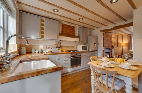 Ticehurst House | 4 Hazelwood Cottages