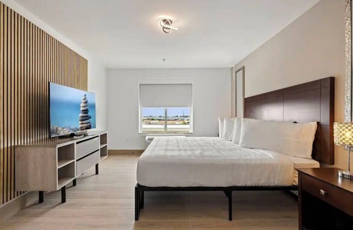 FM 1960 Hotel | 4 Inviting Rooms Near Mall - 5.8 miles - Your Ideal Vacation Experience