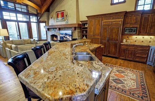 Park Meadows House | 4 King Suites/5 bathrooms/2 LR's/Bunk room