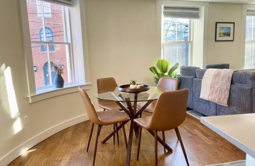 Portsmouth Apartment | 4 King Suites, Downtown, Outlets, Beach, Historic