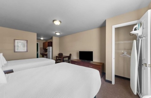 Pleasanton Hotel | 4 Kitchen Suites | Pleasanton, TX Near Downtown