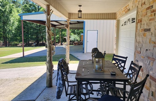 Zavalla House | #4-Lake Front Fishing Shack