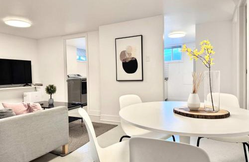Saint-Sacrement Apartment | 4 Large Rooms City Centre