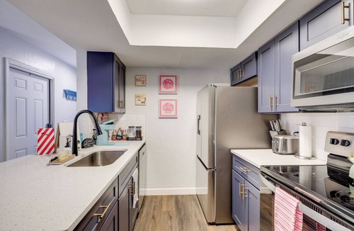 North Beach House | 4 Mi to Atlantic Beach: Chic & Trendy Townhouse!