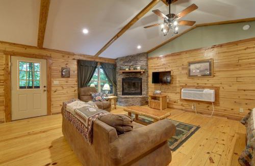 Sylvan Shores House | 4 Mi to Beaver Lake: Peaceful Log Cabin w/Deck!