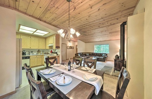 Dorrington Cabin | 4 Mi to Big Tree State Park: Serene Cabin w/Deck