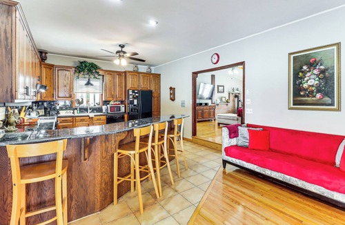 Tannersville House | 4 Mi to Camelback! Group-Friendly Poconos Cabin