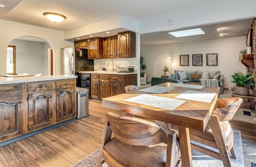 Springfield House | 4 Mi to Capitol: Spacious Springfield Home w/Deck