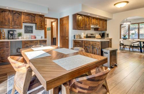 Springfield House | 4 Mi to Capitol: Spacious Springfield Home w/Deck