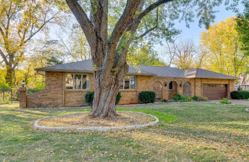 Springfield House | 4 Mi to Capitol: Spacious Springfield Home w/Deck