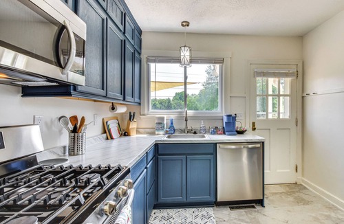 Seneca Cottage | 4 Mi to Clemson : Pet-Friendly Seneca Cottage