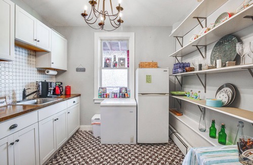 Bethel Apartment | 4 Mi to Danbury: Apt w/Indoor Pool Access