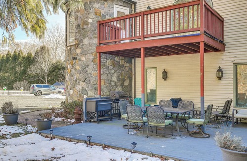 Bethel Apartment | 4 Mi to Danbury: Apt w/Indoor Pool Access