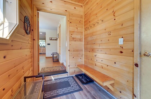 Truckee House | 4 Mi to Downhill Ski Resort! Spacious Family Haven