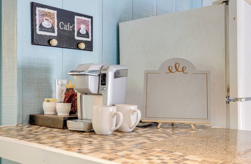 Chattanooga Apartment | 4 Mi to Downtown Chattanooga: Vibrant Studio