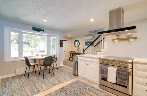 Plymouth House | 4 Mi to Downtown Plymouth! Bayfront Home w/Deck