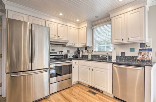 South Chatham House | ~ 4 Mi to Dtwn: Chatham Home w/Fire Pit