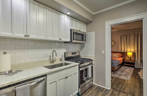 Lower Greenville Cottage | 4 Mi to Dtwn: Dallas Gem w/Furnished Patio