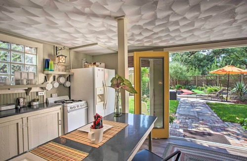 Fairmount Cottage | 4 Mi to Dtwn! Fort Worth Cottage w/Shared Pool