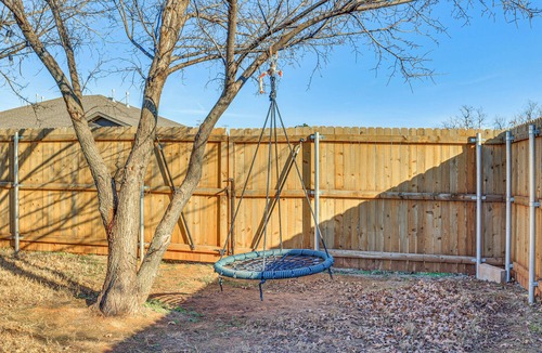 Guthrie House | 4 Mi to Dtwn Guthrie: Family Home w/Fire Pit!