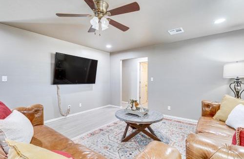 Guthrie House | 4 Mi to Dtwn Guthrie: Family Home w/Fire Pit!