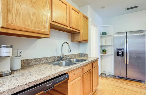 South Riverside Cottage | 4 Mi to Dtwn Jacksonville: Chic Home w/Porch!