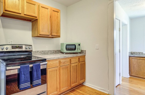 South Riverside Cottage | 4 Mi to Dtwn Jacksonville: Chic Home w/Porch!