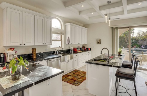 Cal Heights House | 4 Mi to Dtwn Long Beach: Private Poolside Oasis!
