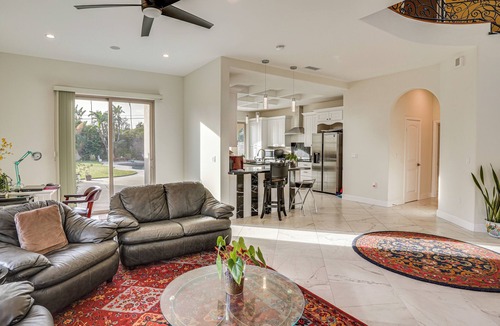 Cal Heights House | 4 Mi to Dtwn Long Beach: Private Poolside Oasis!
