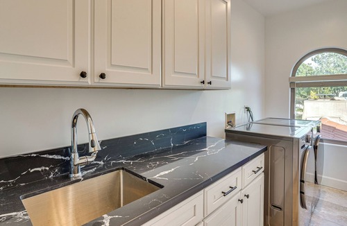 Cal Heights House | 4 Mi to Dtwn Long Beach: Private Poolside Oasis!