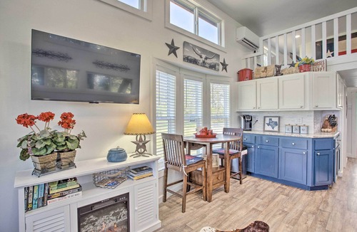 McKinney House | 4 Mi to Dtwn McKinney: Tiny Home w/Fireplace