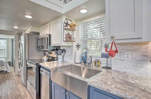 McKinney House | 4 Mi to Dtwn McKinney: Tiny Home w/Fireplace