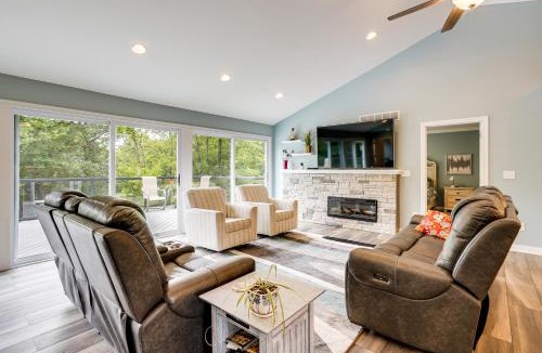 Lawrenceburg House | 4 Mi to Dtwn: Ohio River Valley Home w/Deck!