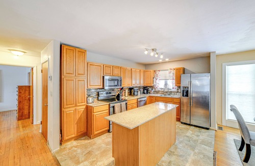 Utica Cottage | 4 Mi to Dtwn: Pet-friendly Home in Utica