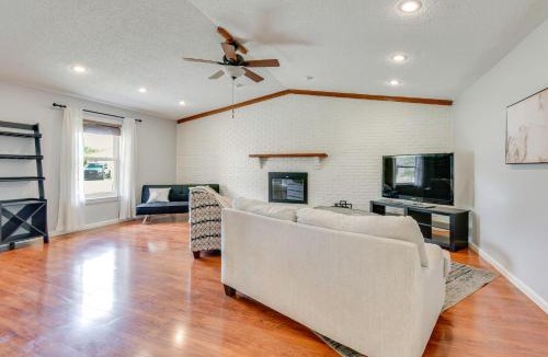 Wright House | 4 Mi to Garniers Beach Park: Home w/Private Pool!
