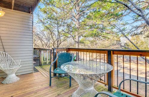 Fairfield Bay House | 4 Mi to Greers Ferry Lake: Condo w/Deck & Balcony
