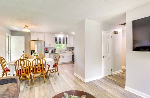 Newport News House | 4 Mi to Hampton Coliseum: Home w/Yard!