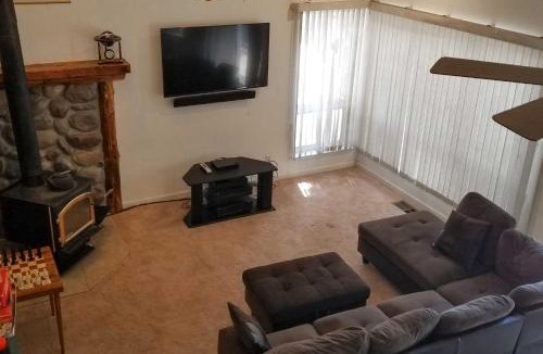 Black Bart House | 4 Mi to Heavenly Home with Deck in South Lake Tahoe