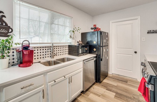 Cedar Hill House | 4 Mi to Joe Pool Lake! Cedar Hill Family Haven