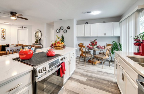 Cedar Hill Cottage | 4 Mi to Joe Pool Lake! Cedar Hill Family Haven