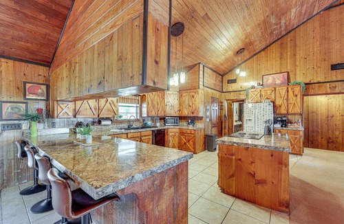 Bismarck House | 4 Mi to Lake Access: Pet-Friendly Home in Bismarck