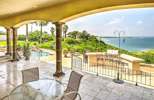 Amistad National Recreational Area House | 4 Mi to Lake Amistad Access: Luxury Hilltop Escape