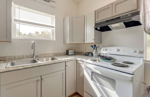 Circle D-KC Estates Apartment | 4 Mi to Lake Bastrop: Pet-Friendly Apartment!