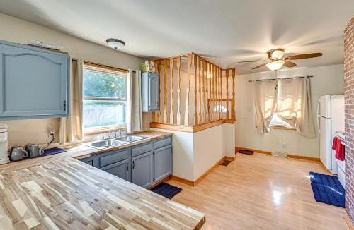 Benton Heights House | 4 Mi to Lake Michigan Updated Benton Harbor Home!
