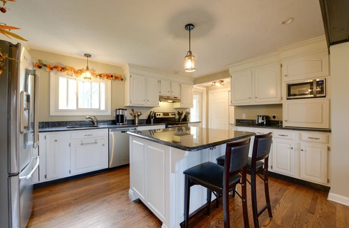 Oxford House | 4 Mi to Lake! Spacious Oxford Home w/Pool